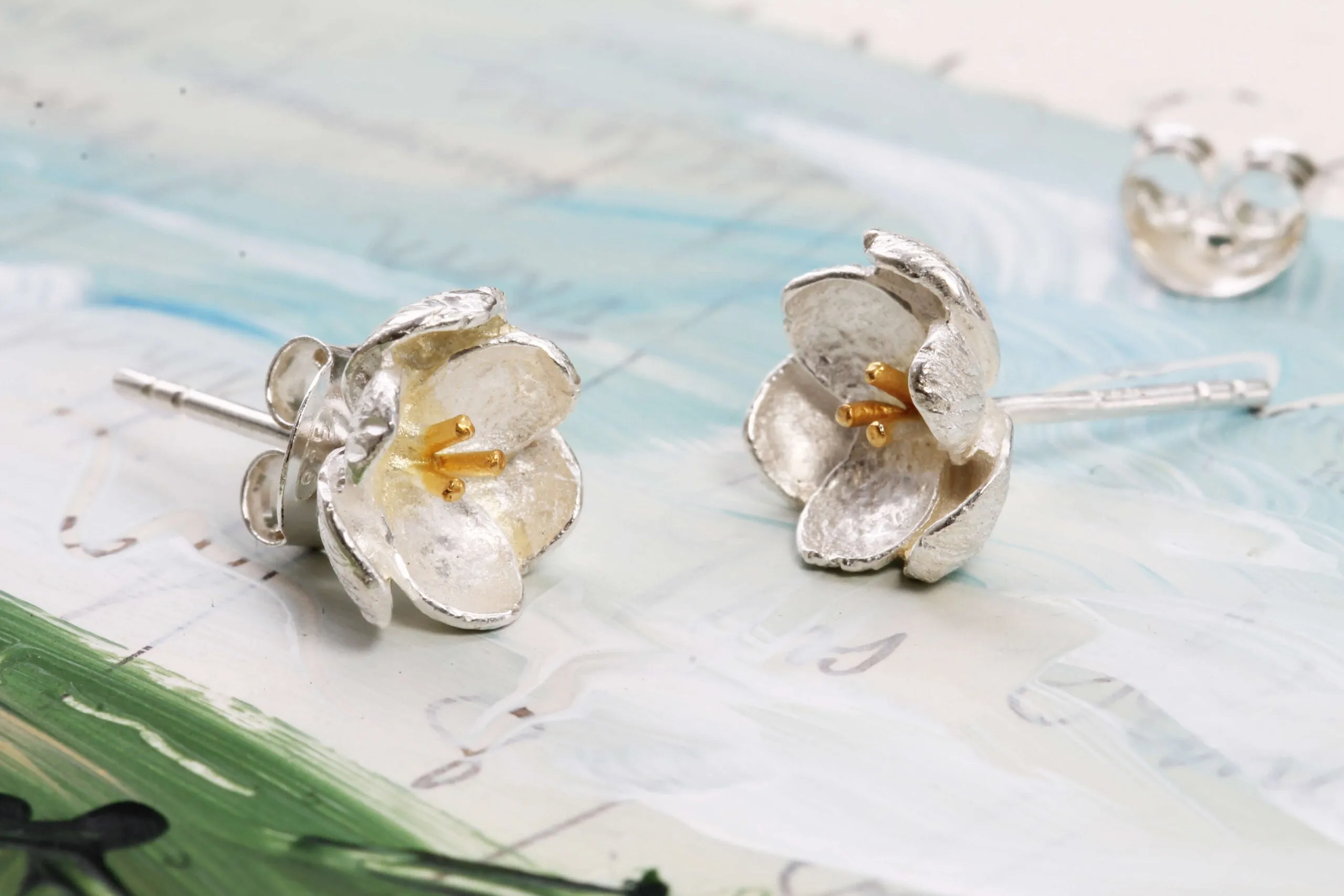 Banyan Matt Silver Buttercup Stud Earring