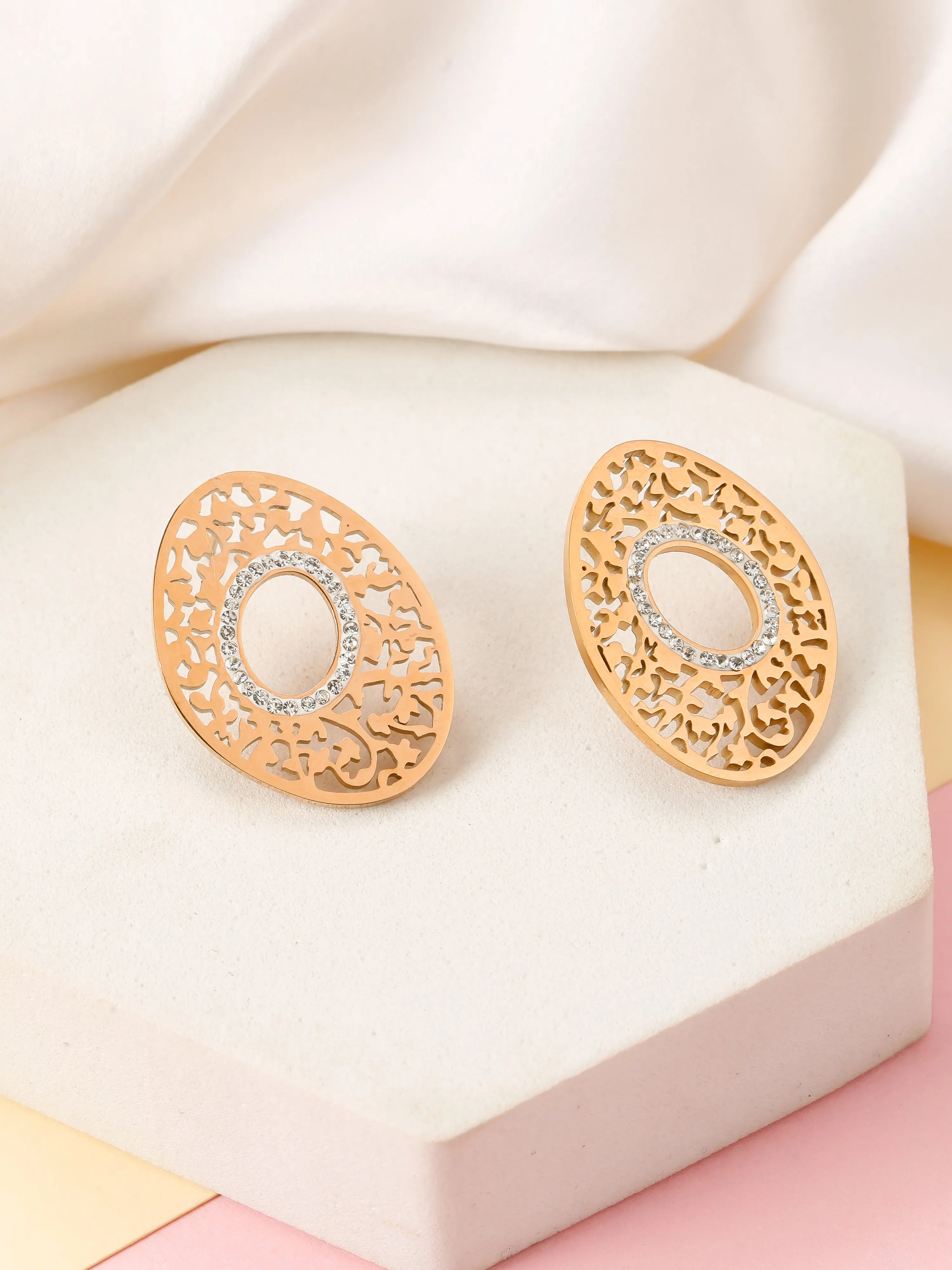 Gizelle Gold Hoop Earring