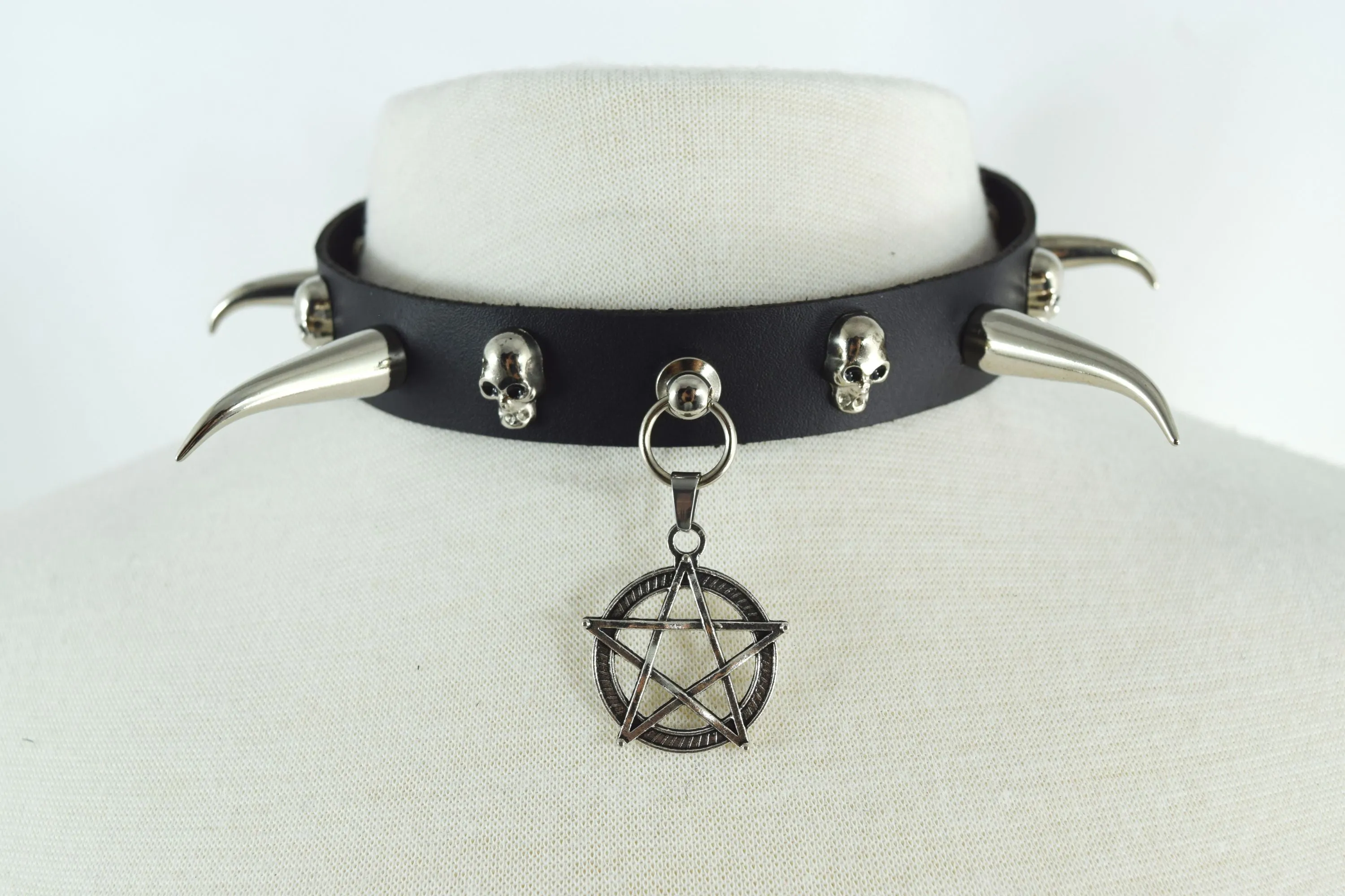 Gothic Punk Rock Emo pentagram Charm Skull Stud and Horn Spike Leather Choker Collar Necklace