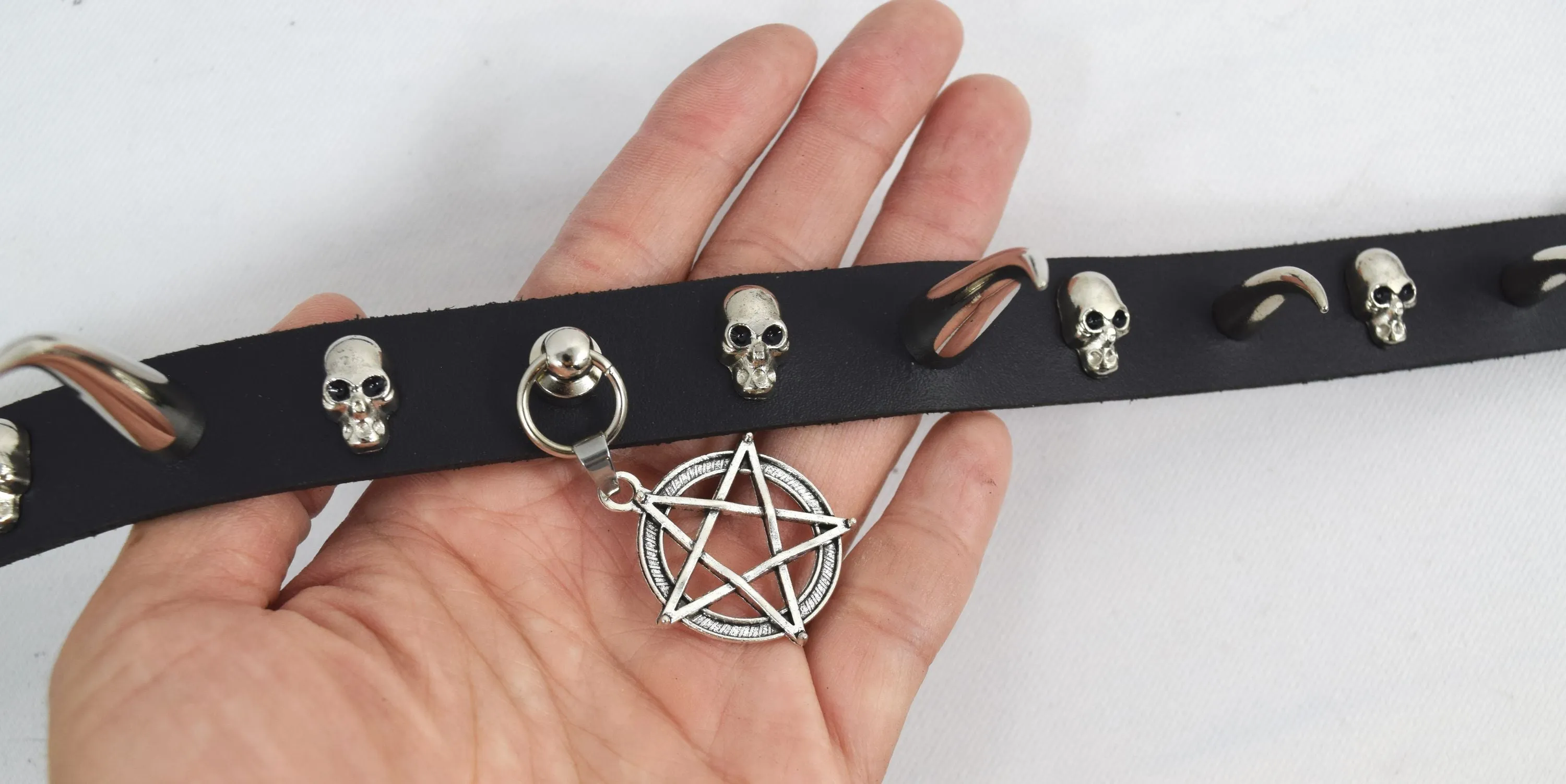 Gothic Punk Rock Emo pentagram Charm Skull Stud and Horn Spike Leather Choker Collar Necklace
