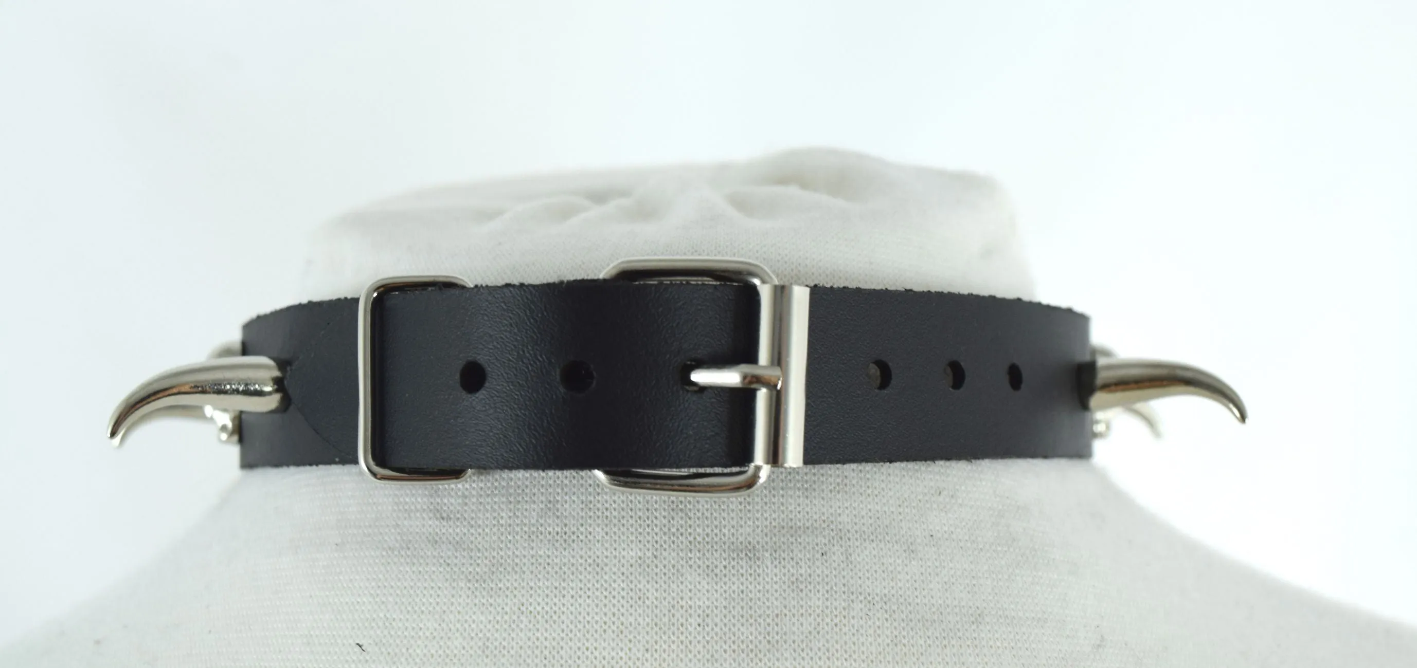 Gothic Punk Rock Emo pentagram Charm Skull Stud and Horn Spike Leather Choker Collar Necklace