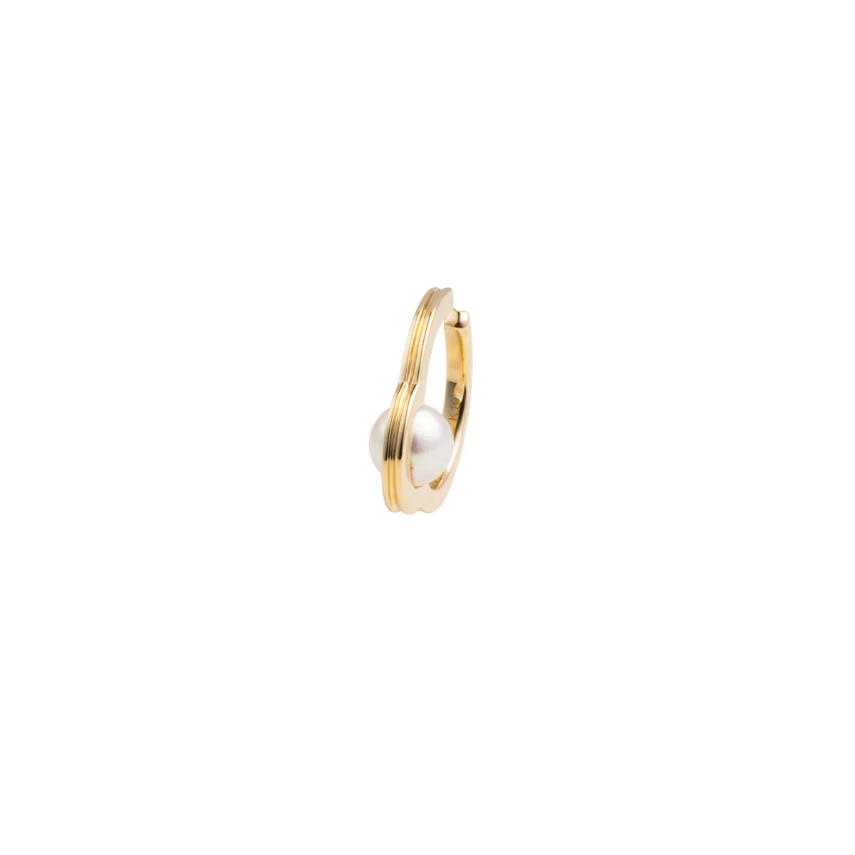 "Mini Beluga" Pearl Ear Cuff