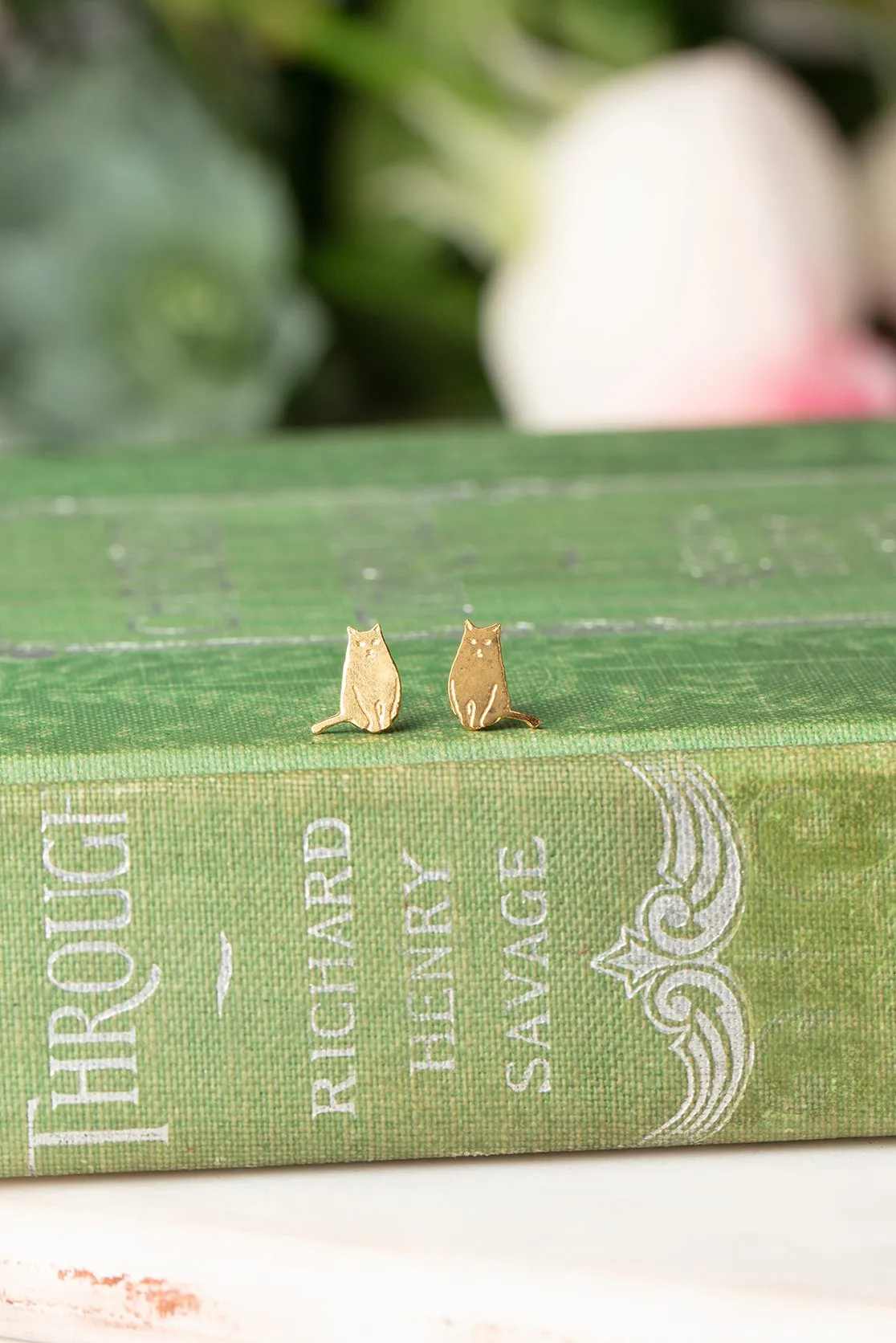 Tiny Sitting Cat Stud Earrings
